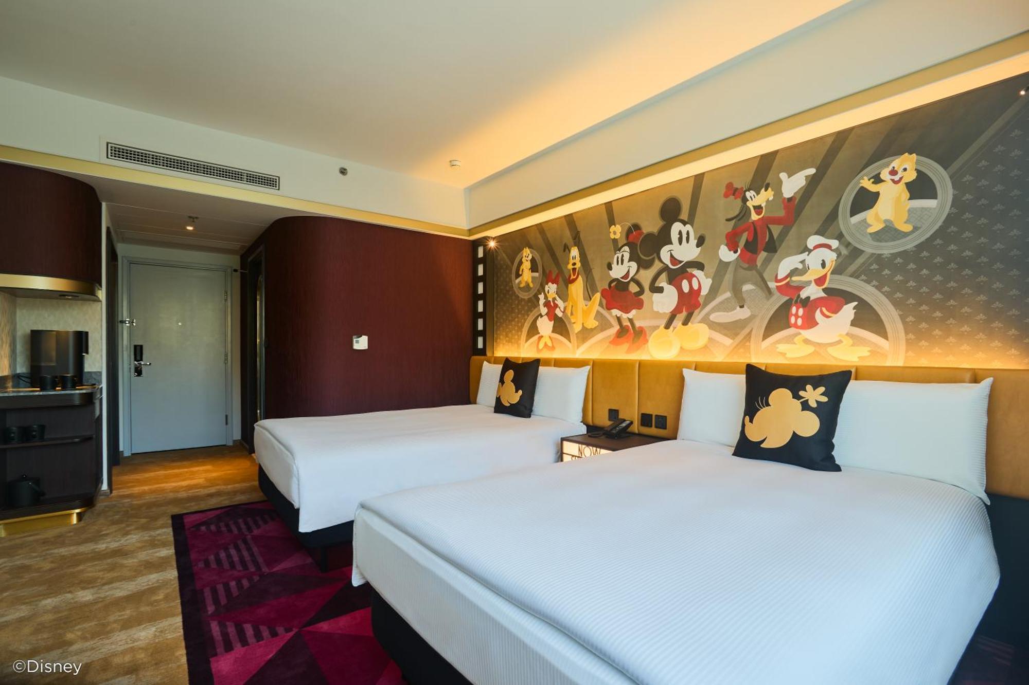 Disney'S Hollywood Hotel Hongkong Exterior foto A room at the hotel