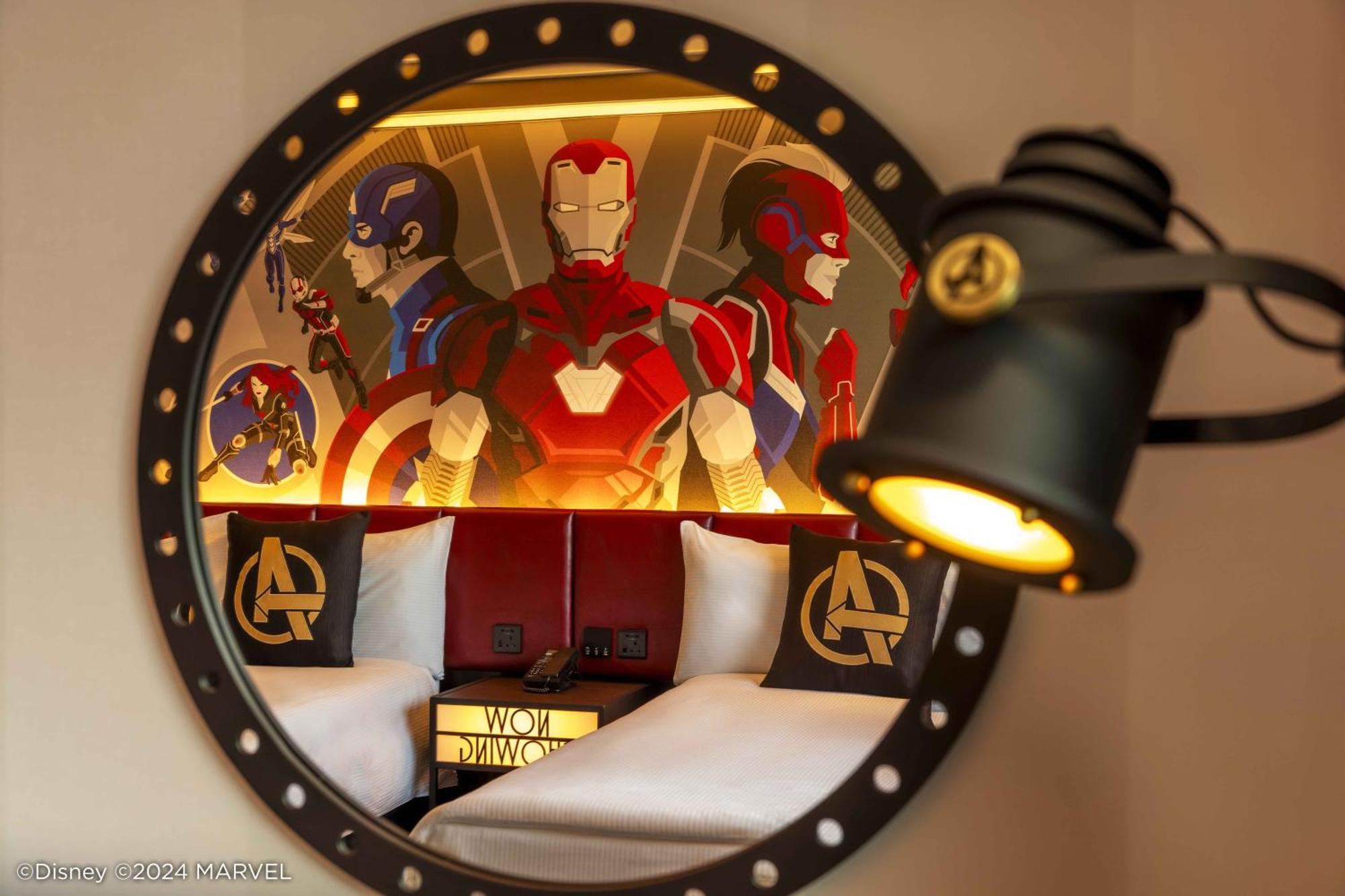 Disney'S Hollywood Hotel Hongkong Exterior foto Avengers themed room at the hotel